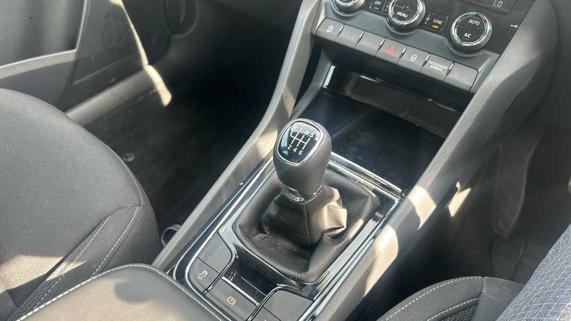 SKODA Karoq 1.0 TSI 116 SE Drive 5dr Petrol Estate