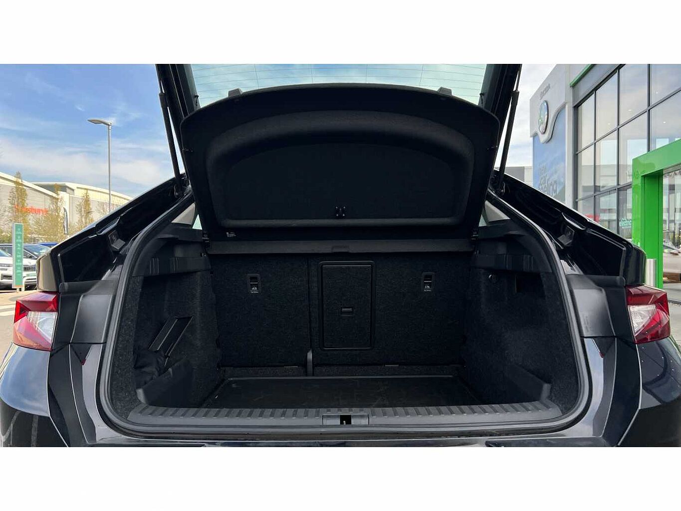 SKODA ENYAQ Coup- 85 82 kWh 286 PS Single speed