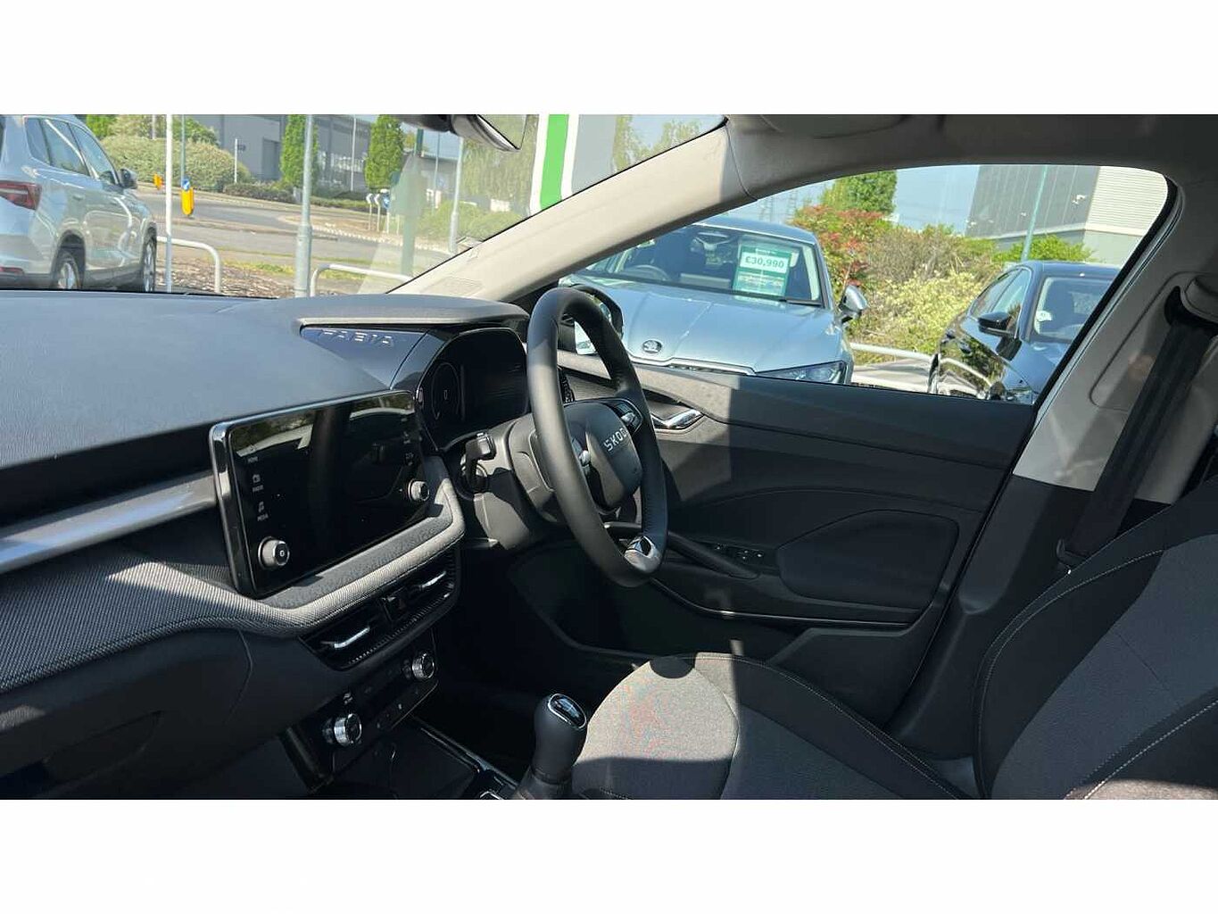 SKODA FABIA Hatch Design Edition 1.0 TSI 95 PS 5G Man