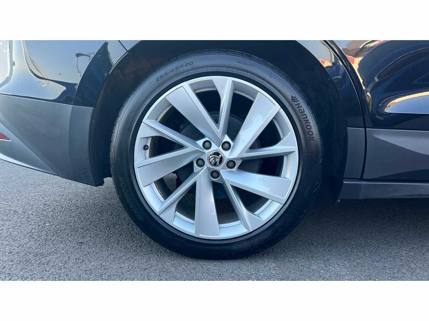 SKODA ENYAQ 150kW 80 ecoSuite 82kWh 5dr Auto [125kW] [Plus]