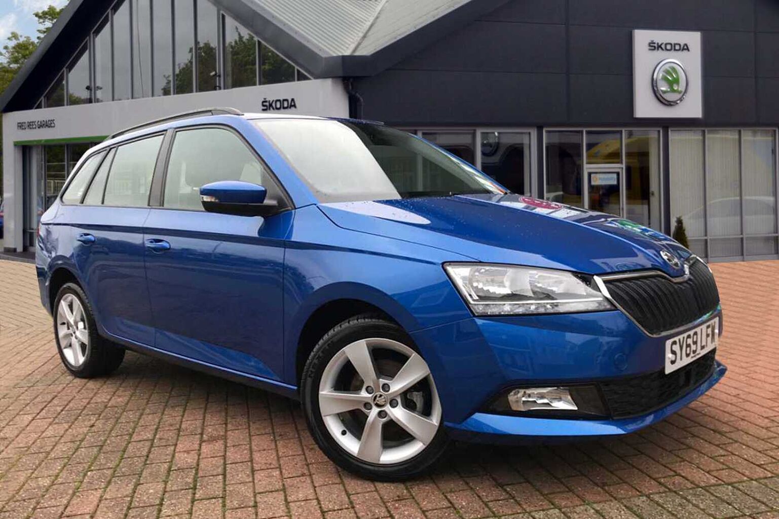 Find A Used Blue Skoda Fabia 1 0 Tsi Se L 95ps S S 5 Dr Estate In Haverfordwest Skoda Uk