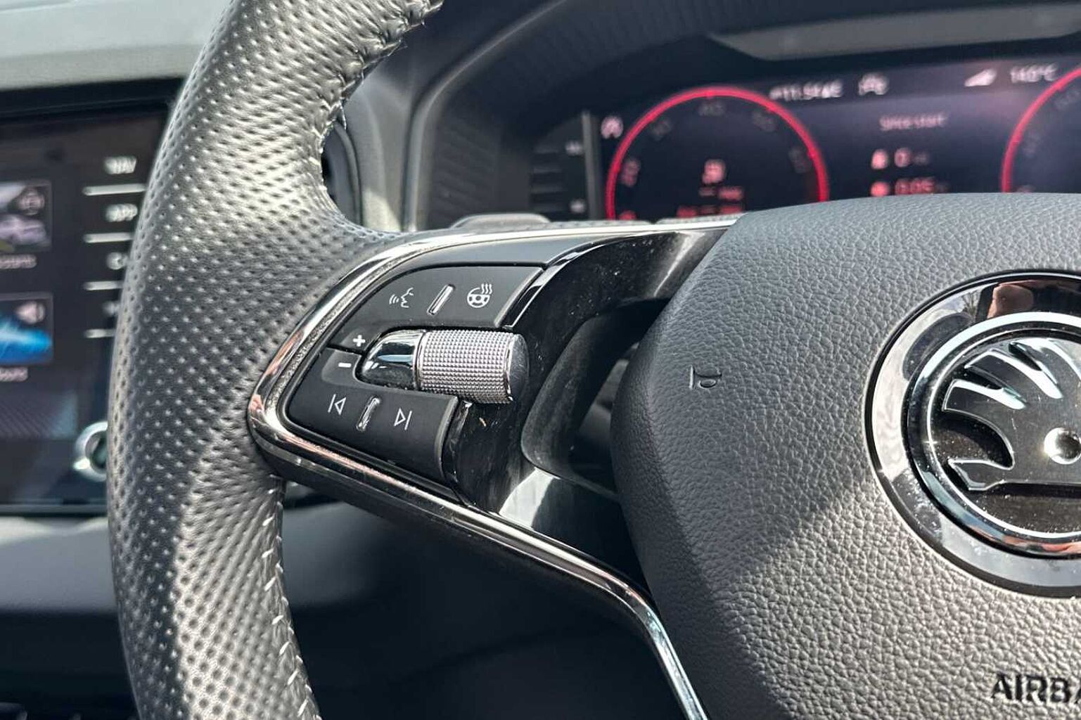 SKODA Karoq SUV 1.5 TSI (150ps) SportLine ACT