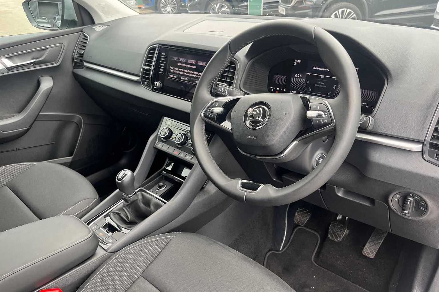 SKODA KAROQ 1.0 TSI SE Drive 5dr