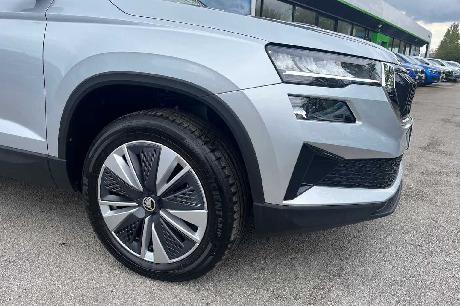 SKODA KAROQ 1.0 TSI SE Drive 5dr