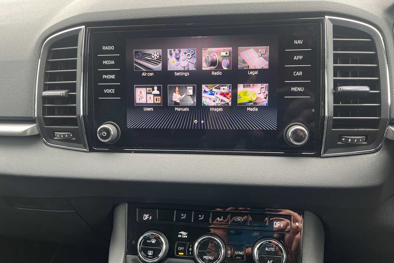 SKODA KAROQ 1.0 TSI SE Drive 5dr