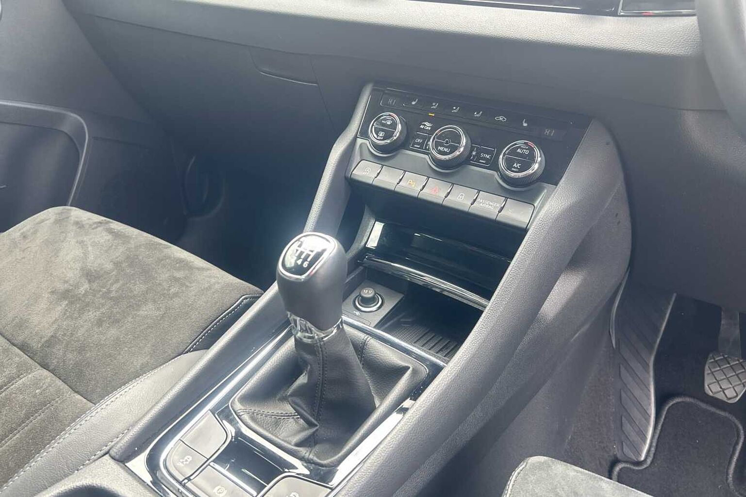 SKODA KAROQ 1.0 TSI 116 SE L 5dr