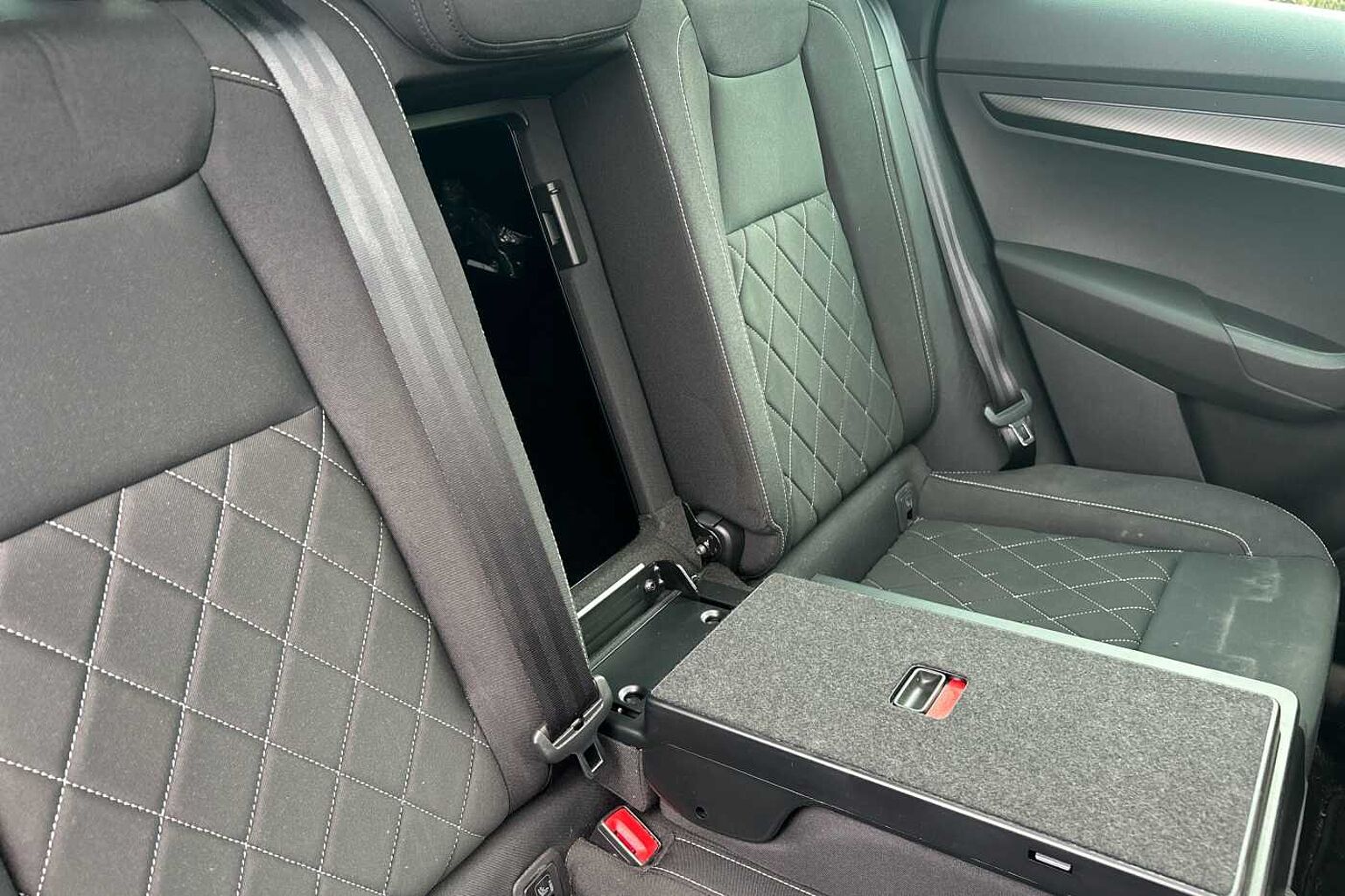 SKODA KAROQ 1.5 TSI Sportline 5dr DSG
