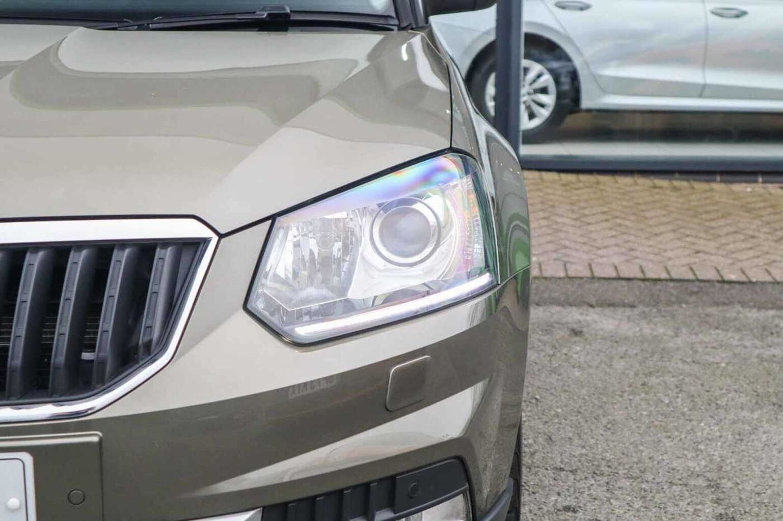 SKODA YETI OUTDOOR TSI 110 DSG SE L Drive