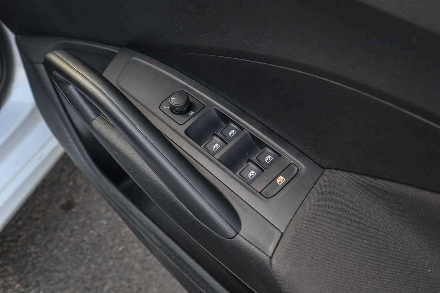 SKODA FABIA 1.0 TSI Colour Edition 5dr