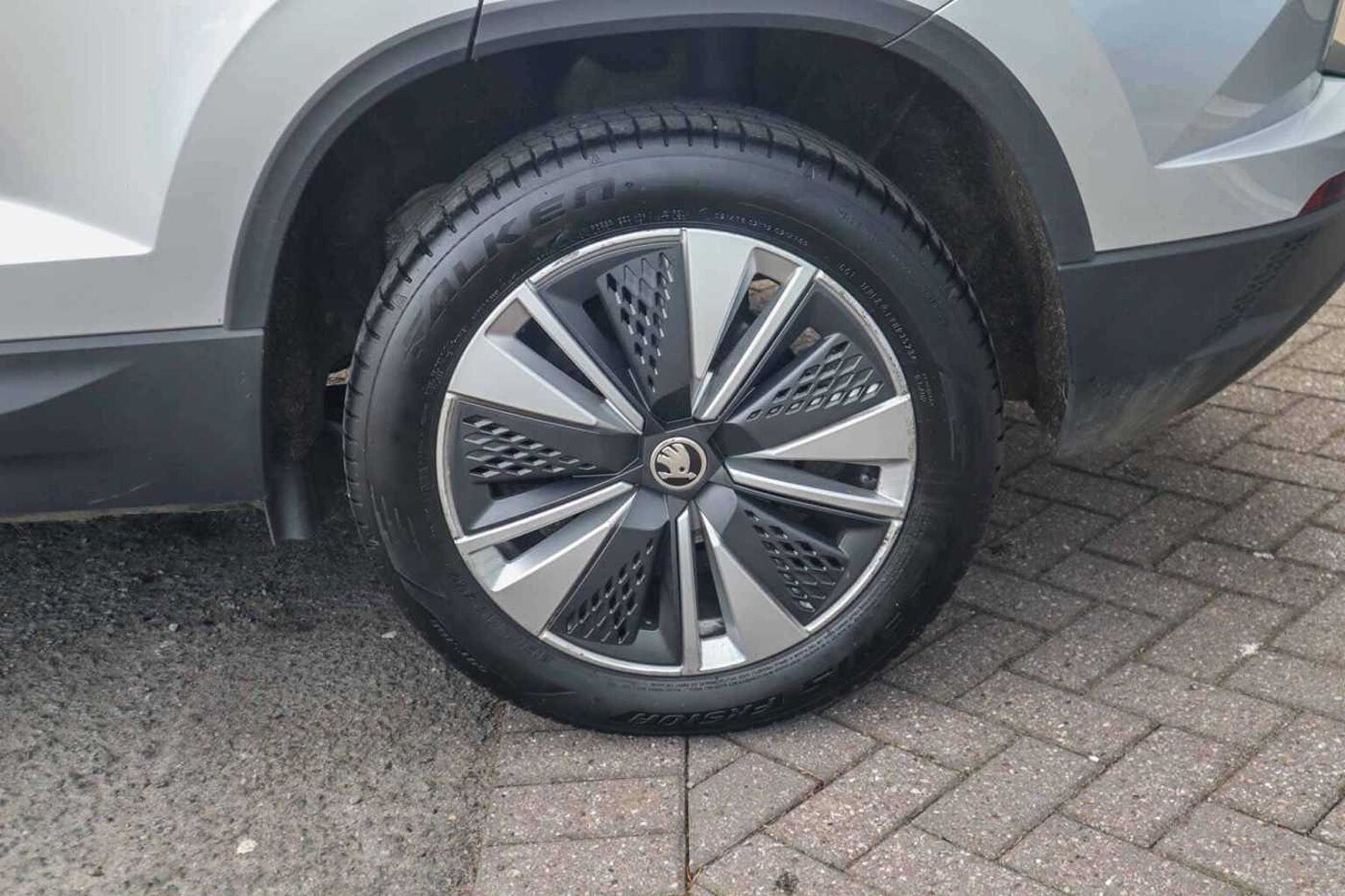SKODA Karoq 1.0 TSI SE Drive SUV 5dr Petrol Manual Euro 6 (s/s) (110 ps)
