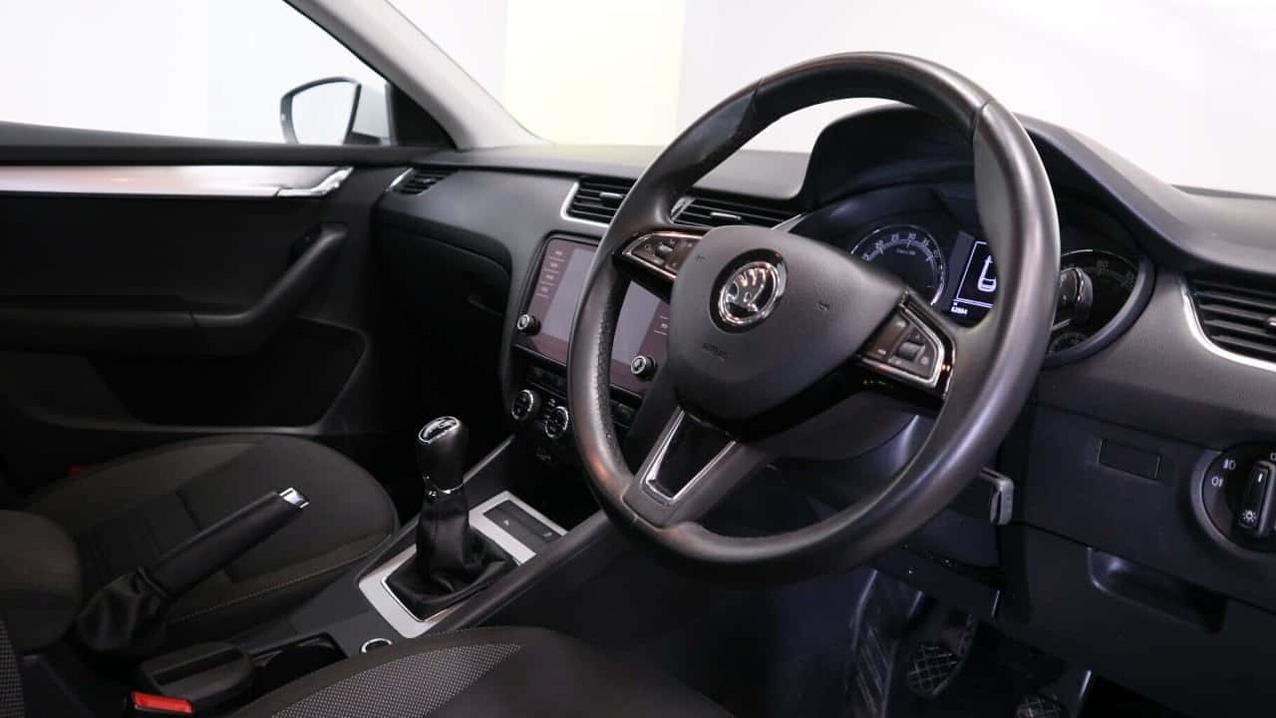 SKODA Octavia 1.6 TDI SE Technology Estate 5dr Diesel Manual Euro 6 (s/s) (115 ps)