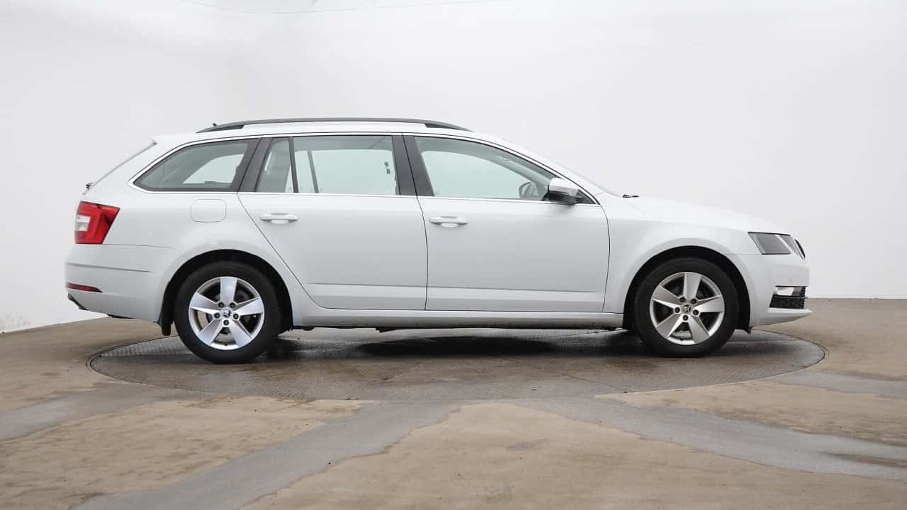 SKODA Octavia 1.6 TDI SE Technology Estate 5dr Diesel Manual Euro 6 (s/s) (115 ps)