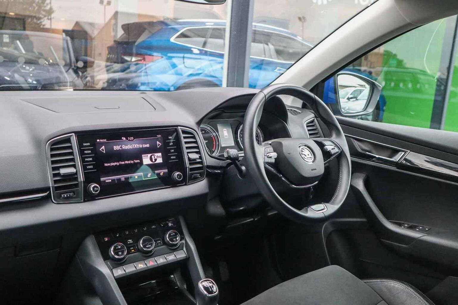 SKODA Karoq 1.0 TSI SE L SUV 5dr Petrol Manual Euro 6 (s/s) (110 ps)