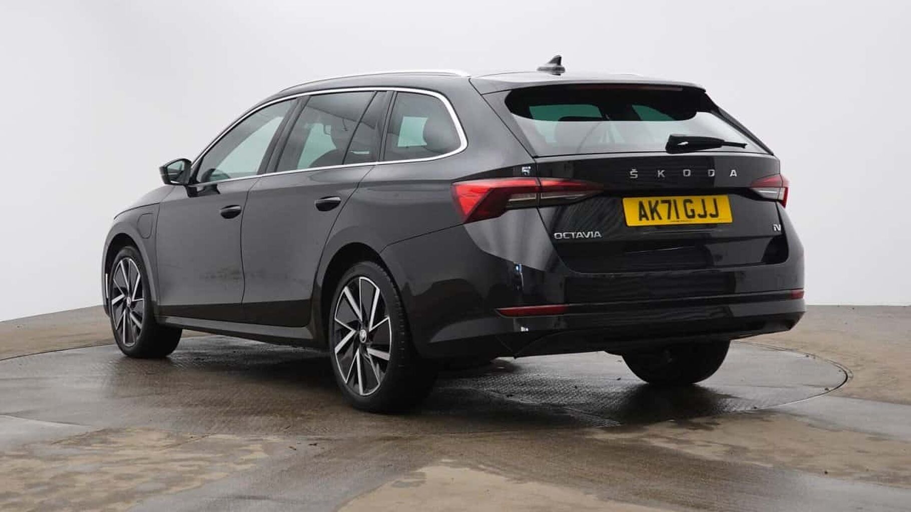 SKODA Octavia 1.4 TSI iV 13kWh SE L Estate 5dr Petrol Plug-in Hybrid DSG Euro 6 (s/s) (204 ps)