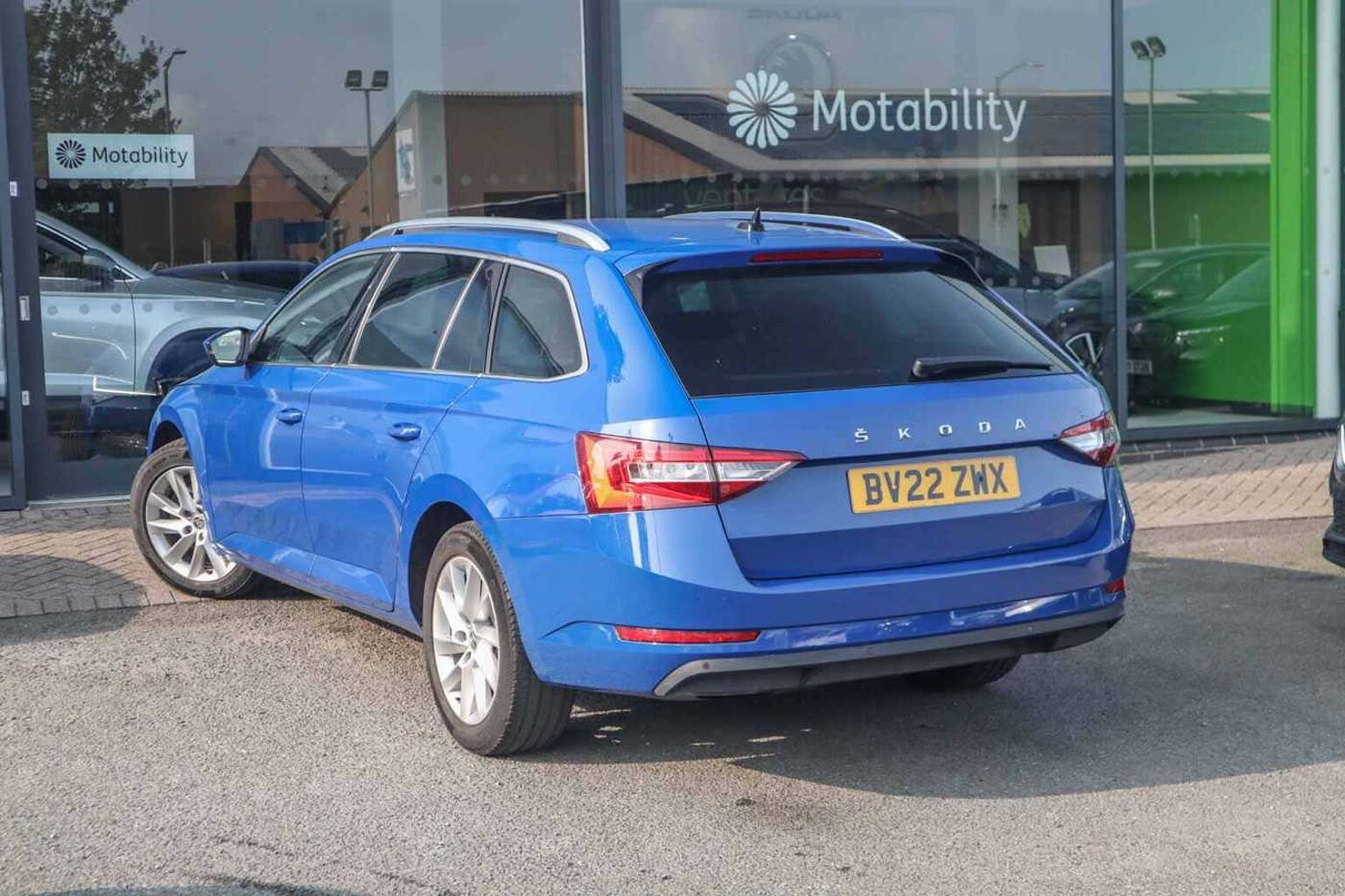 SKODA Superb 2.0 TDI SE Technology Estate 5dr Diesel DSG Euro 6 (s/s) (150 ps)