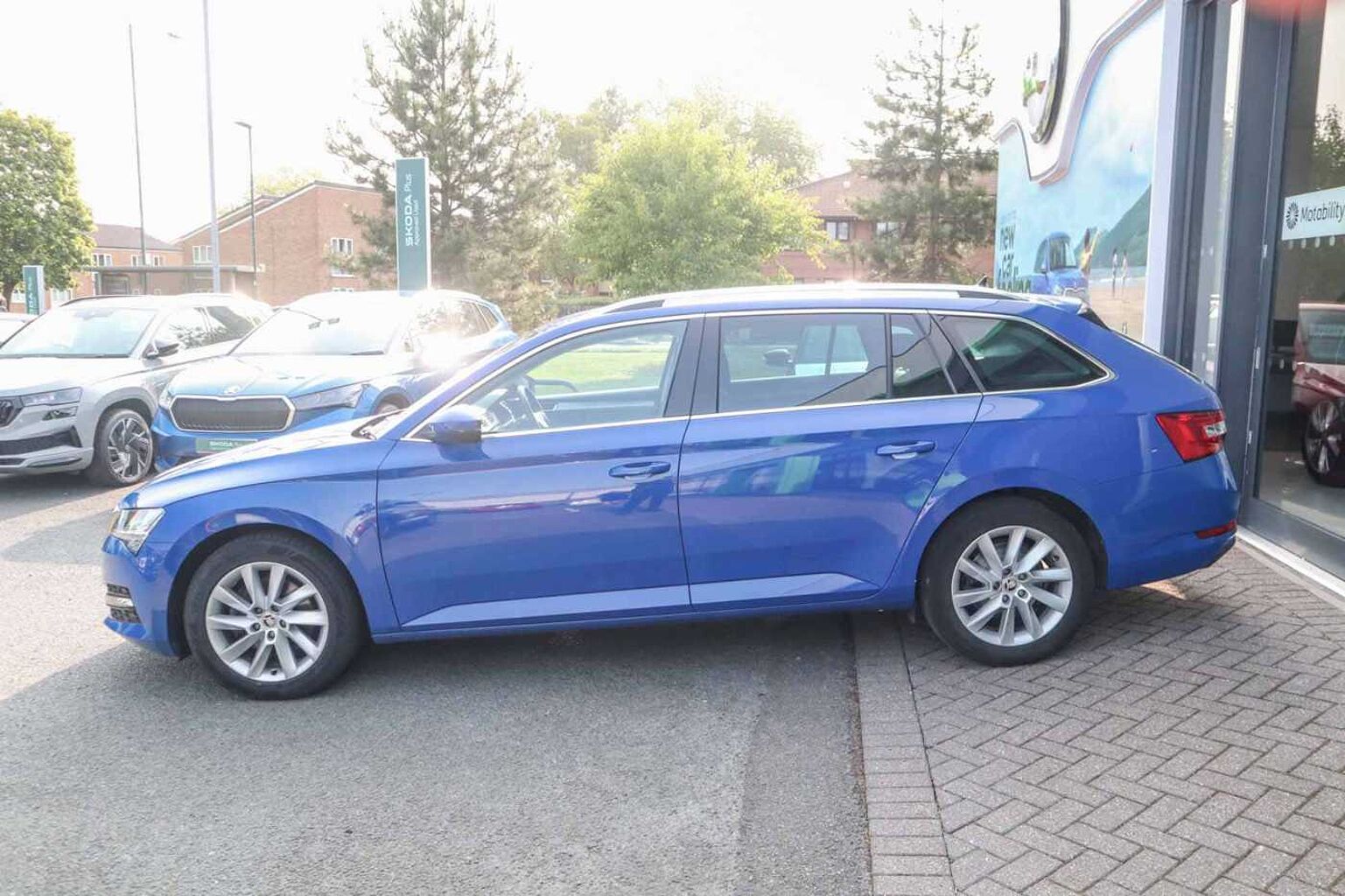 SKODA Superb 2.0 TDI SE Technology Estate 5dr Diesel DSG Euro 6 (s/s) (150 ps)