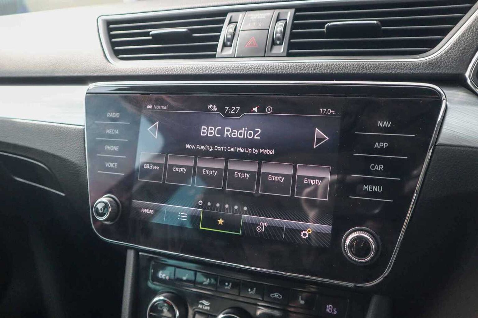 SKODA Superb 1.4 TSI iV 13kWh SE Technology Estate 5dr Petrol Plug-in Hybrid DSG Euro 6 (s/s)