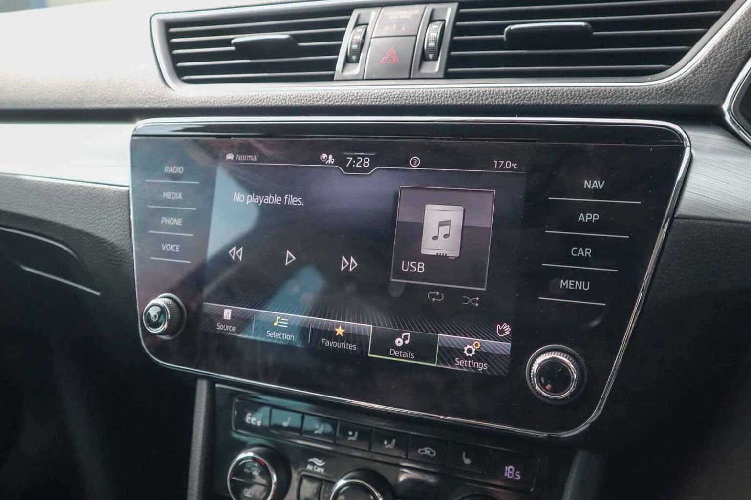 SKODA Superb 1.4 TSI iV 13kWh SE Technology Estate 5dr Petrol Plug-in Hybrid DSG Euro 6 (s/s)