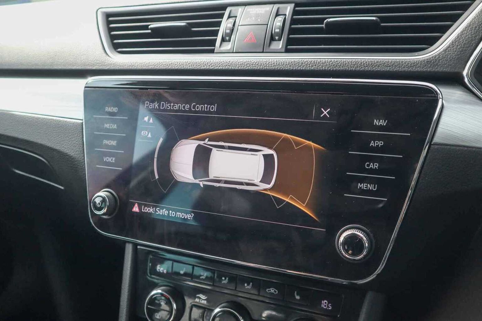 SKODA Superb 1.4 TSI iV 13kWh SE Technology Estate 5dr Petrol Plug-in Hybrid DSG Euro 6 (s/s)