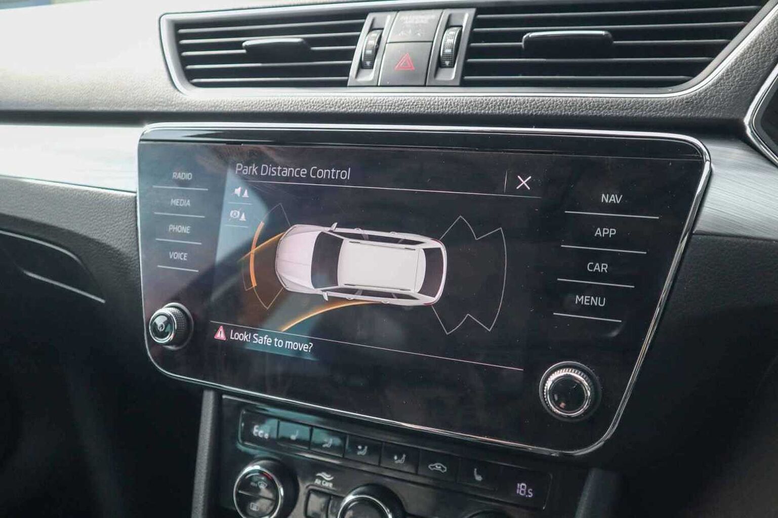SKODA Superb 1.4 TSI iV 13kWh SE Technology Estate 5dr Petrol Plug-in Hybrid DSG Euro 6 (s/s)