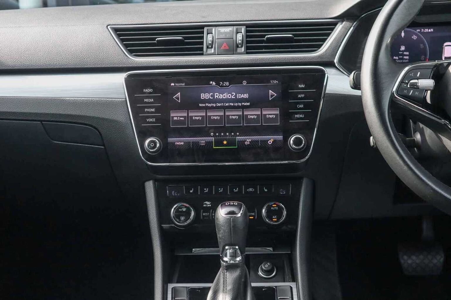 SKODA Superb 1.4 TSI iV 13kWh SE Technology Estate 5dr Petrol Plug-in Hybrid DSG Euro 6 (s/s)