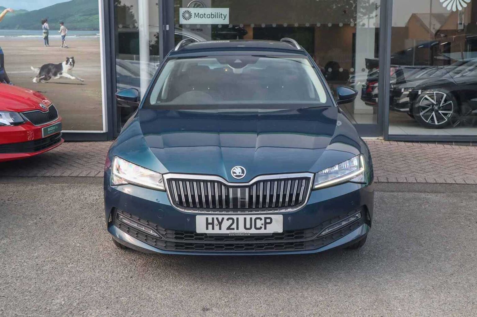 SKODA Superb 2.0 TDI SE Technology Estate 5dr Diesel DSG Euro 6 (s/s) (122 ps)