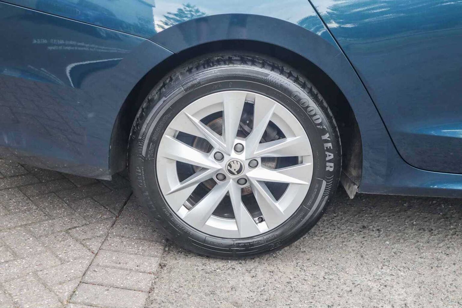 SKODA Octavia 1.5 TSI e-TEC MHEV SE L Estate 5dr Petrol Hybrid DSG Euro 6 (s/s) (150 ps)