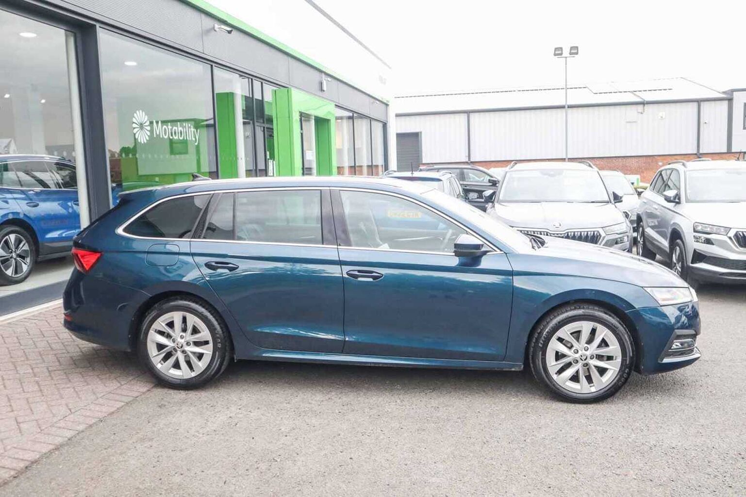 SKODA Octavia 1.5 TSI e-TEC MHEV SE L Estate 5dr Petrol Hybrid DSG Euro 6 (s/s) (150 ps)