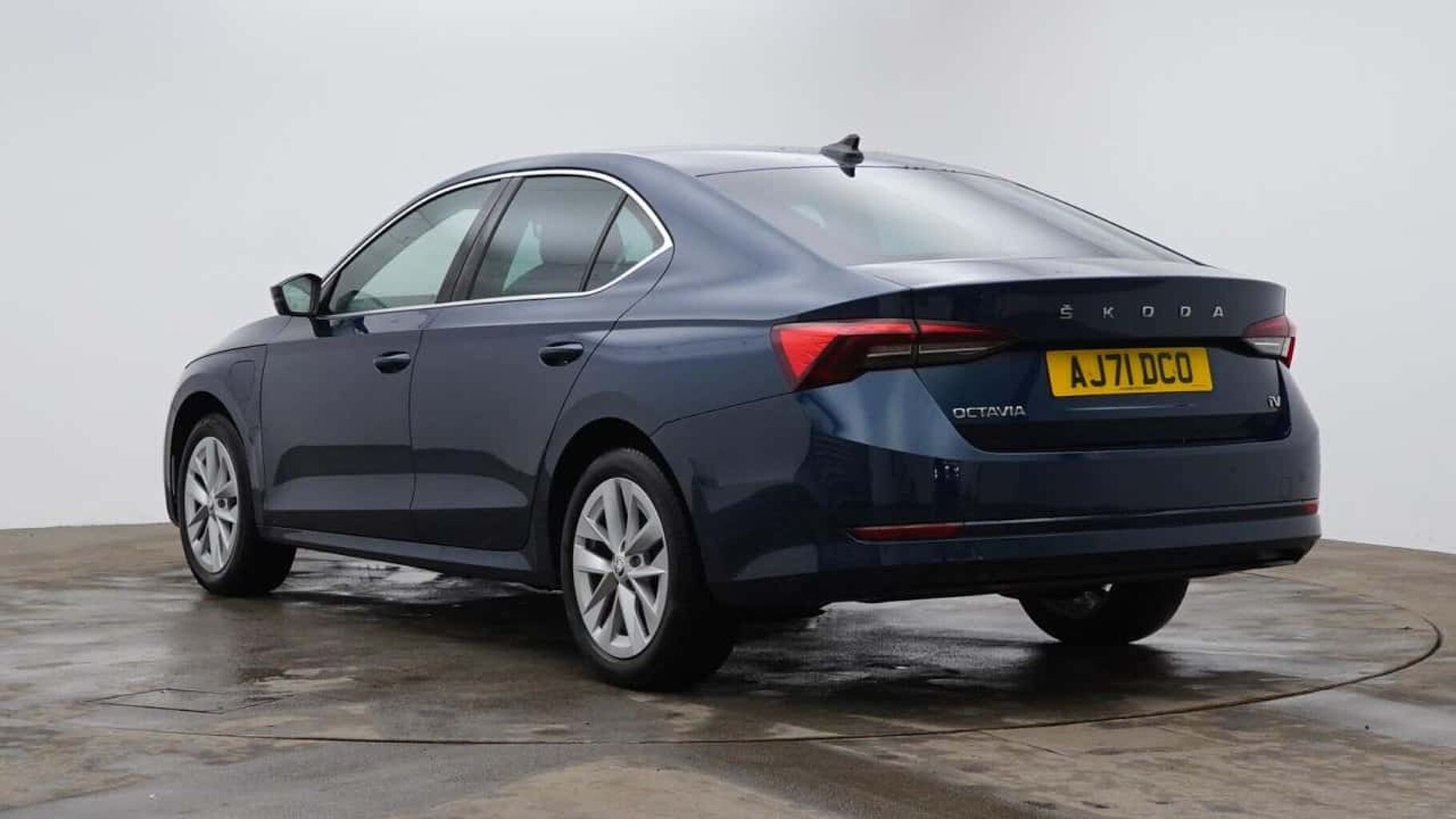 SKODA Octavia 1.4 TSI iV 13kWh SE L Hatchback 5dr Petrol Plug-in Hybrid DSG Euro 6 (s/s) (204