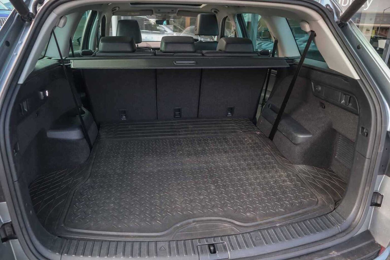 SKODA Kodiaq 1.5 TSI ACT Laurin & Klement SUV 5dr Petrol DSG 4WD Euro 6 (s/s) (7 Seat) (150 p
