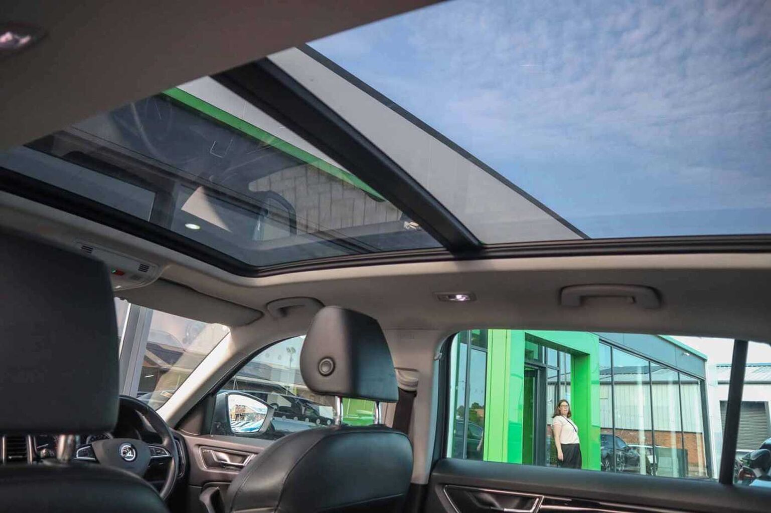 SKODA Kodiaq 1.5 TSI ACT Laurin & Klement SUV 5dr Petrol DSG 4WD Euro 6 (s/s) (7 Seat) (150 p