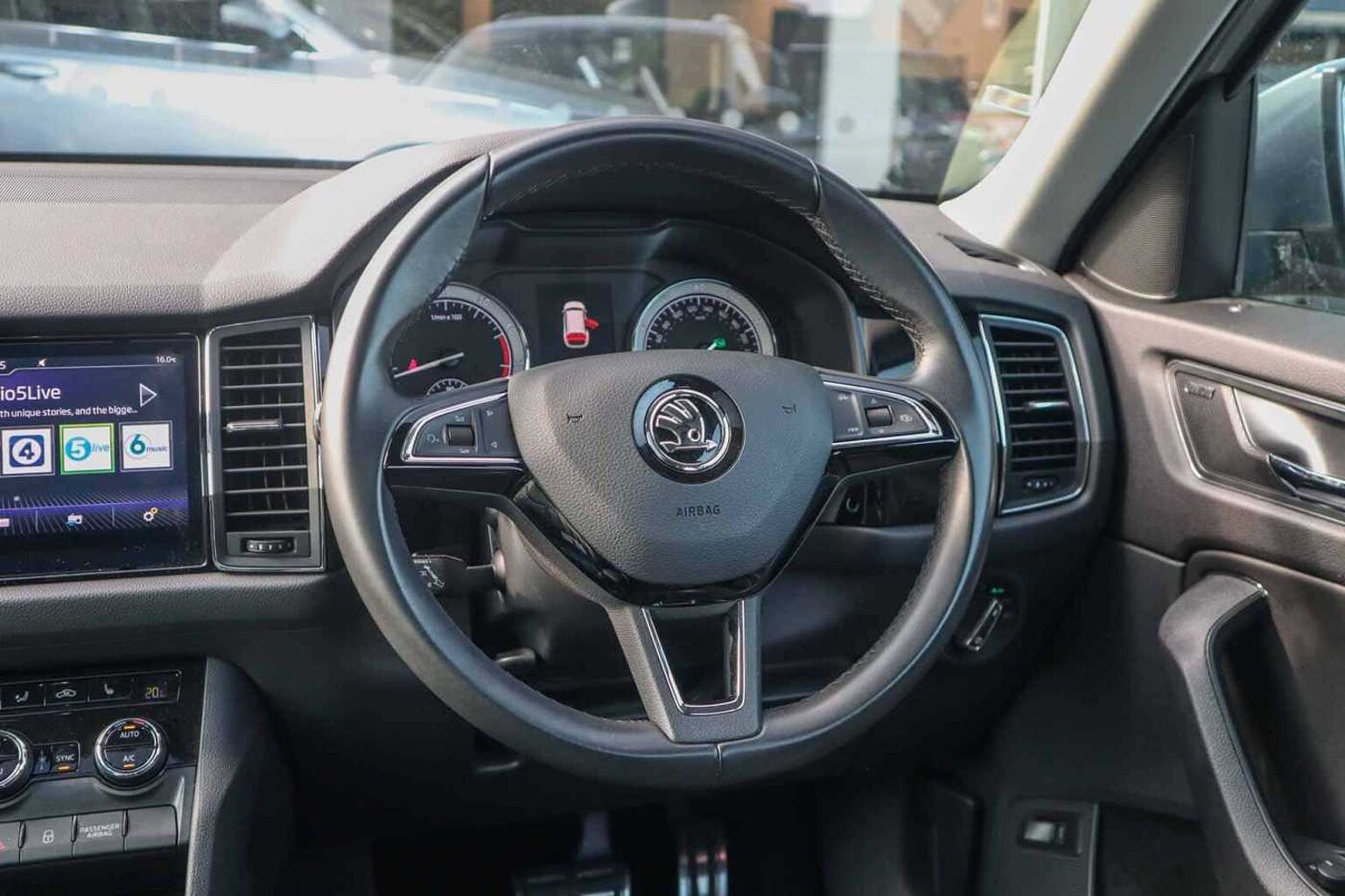 SKODA Kodiaq 1.5 TSI ACT Laurin & Klement SUV 5dr Petrol DSG 4WD Euro 6 (s/s) (7 Seat) (150 p