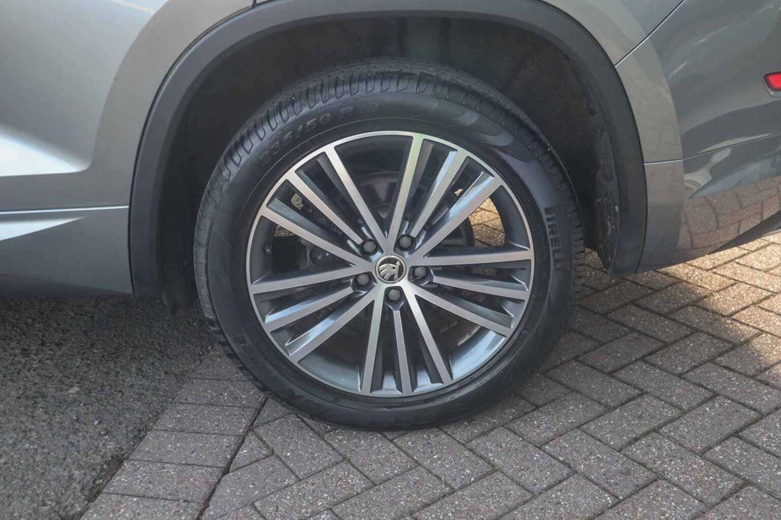 SKODA Kodiaq 1.5 TSI ACT Laurin & Klement SUV 5dr Petrol DSG 4WD Euro 6 (s/s) (7 Seat) (150 p