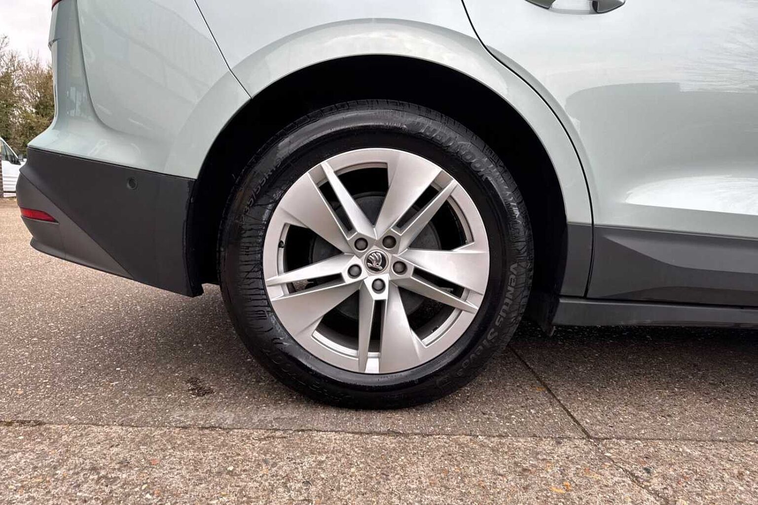 SKODA Enyaq 62kWh 60 SUV 5dr Electric Auto (DC120kW) (179 ps)