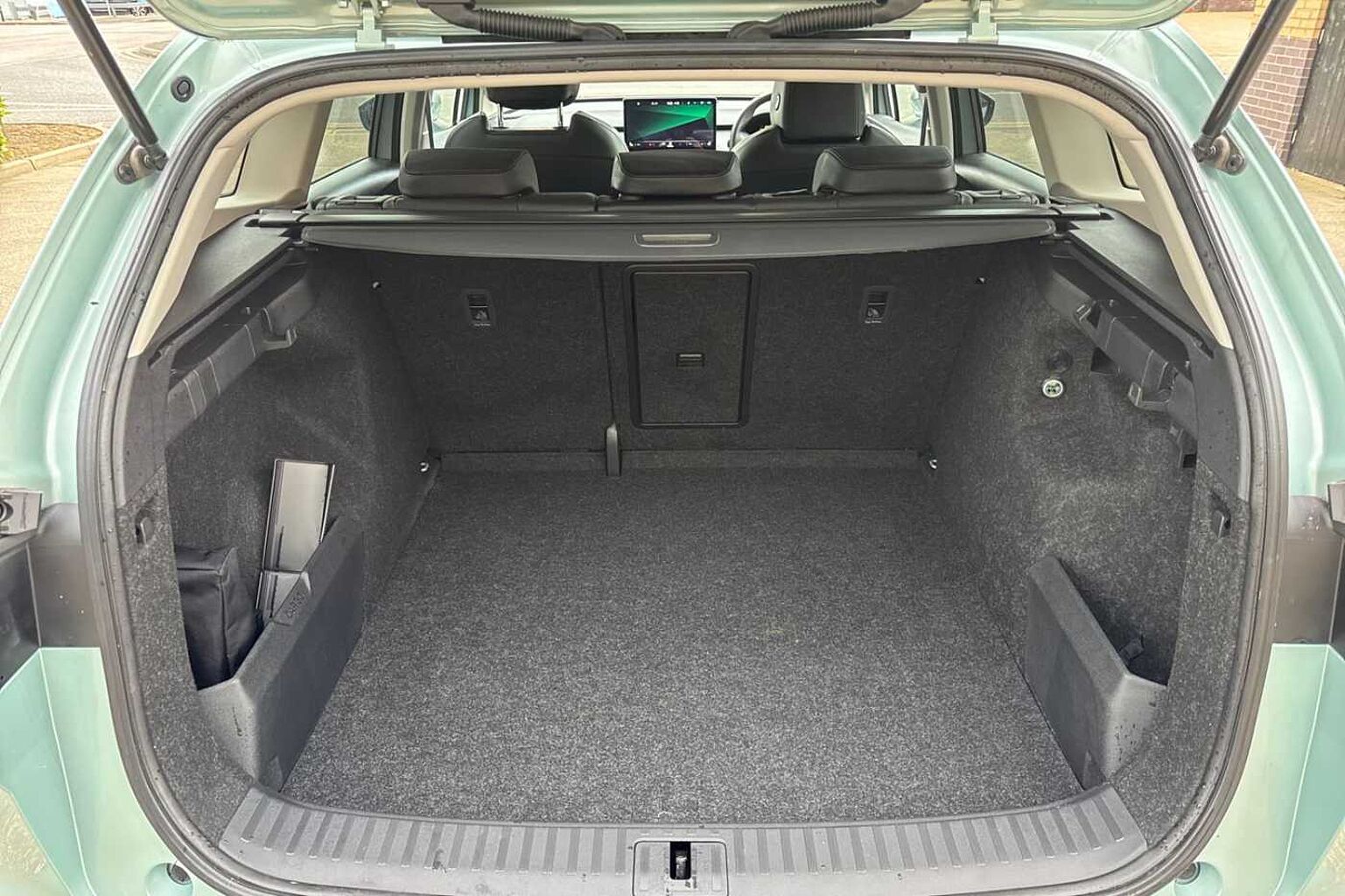 SKODA Enyaq 62kWh 60 SUV 5dr Electric Auto (DC120kW) (179 ps)