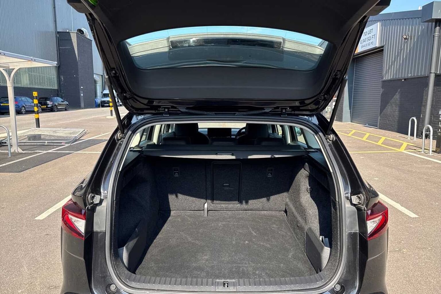 SKODA Enyaq 62kWh 60 SUV 5dr Electric Auto (DC120kW) (179 ps)
