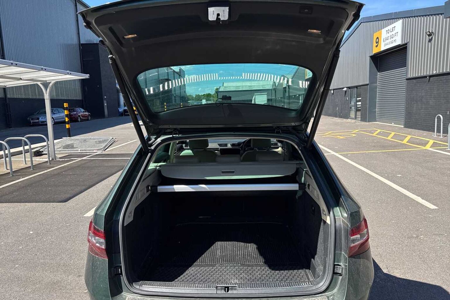 SKODA Superb 2.0 TDI Laurin & Klement Estate 5dr Diesel DSG Euro 6 (s/s) (190 ps)