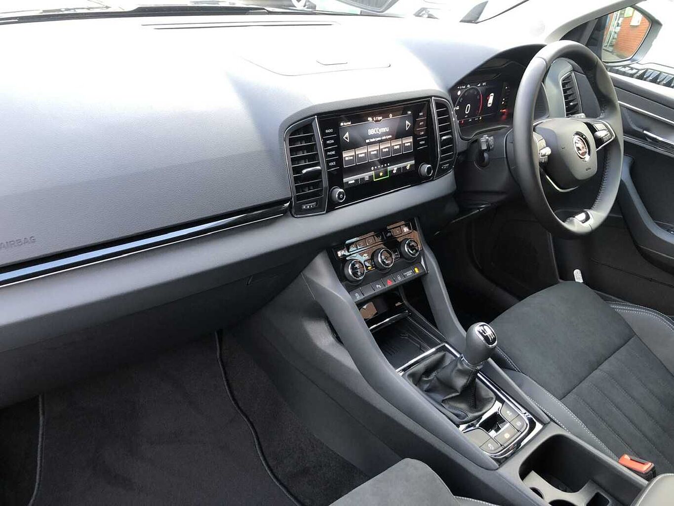 SKODA Karoq SUV 1.0 TSI (116ps) SE L
