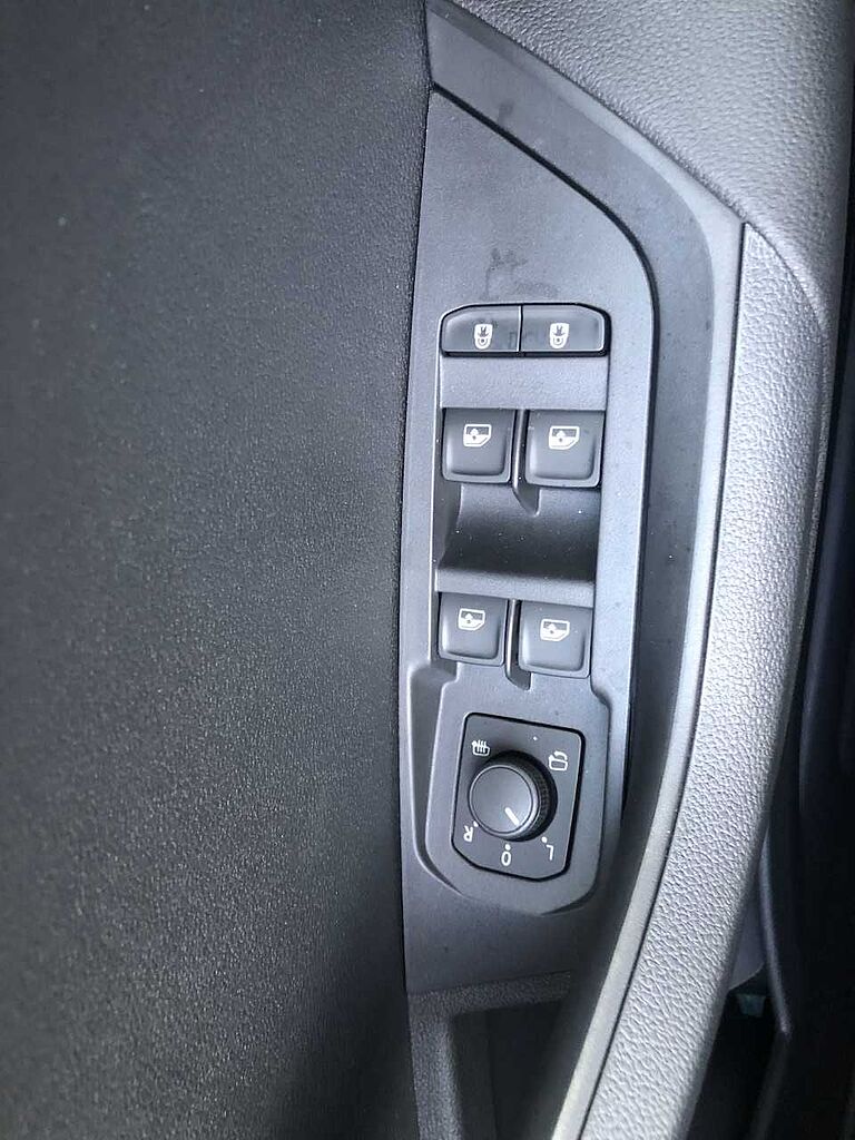 SKODA Karoq SUV 1.0 TSI (116ps) SE L