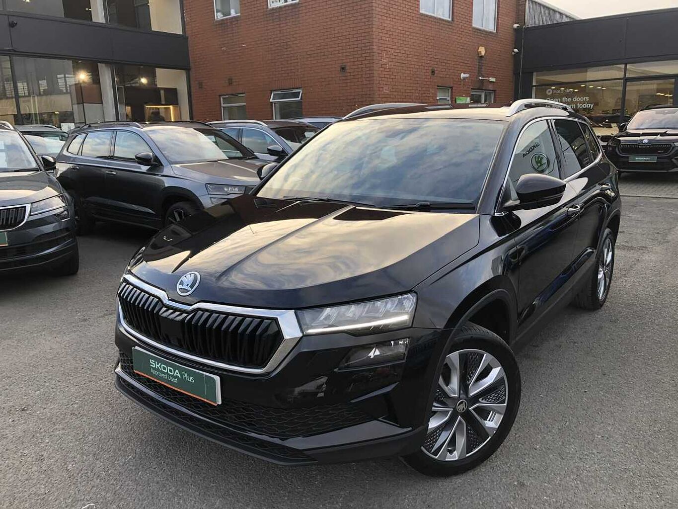 SKODA Karoq SUV 1.0 TSI (116ps) SE L