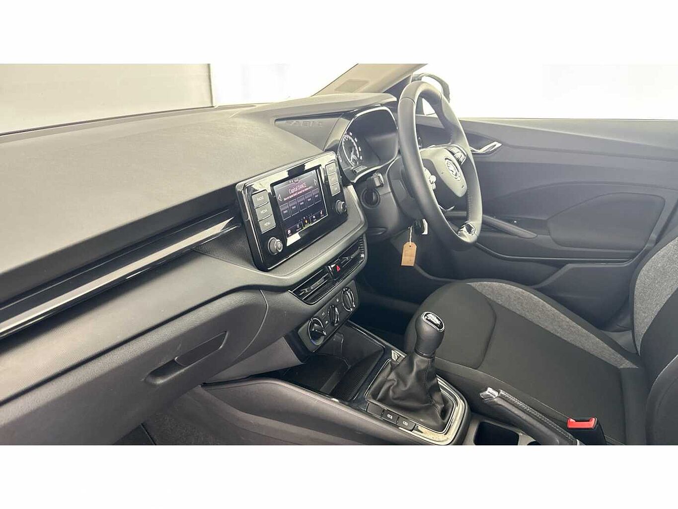 SKODA Fabia 1.0 MPI (80ps) SE Comfort 5-Dr Hatchback