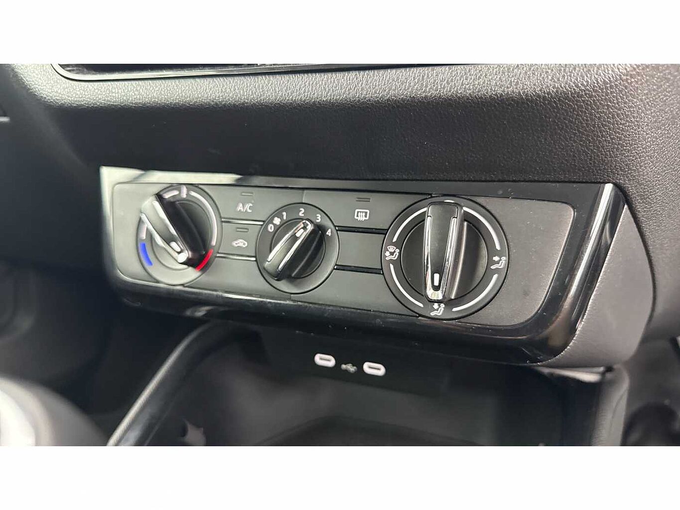 SKODA Fabia 1.0 MPI (80ps) SE Comfort 5-Dr Hatchback