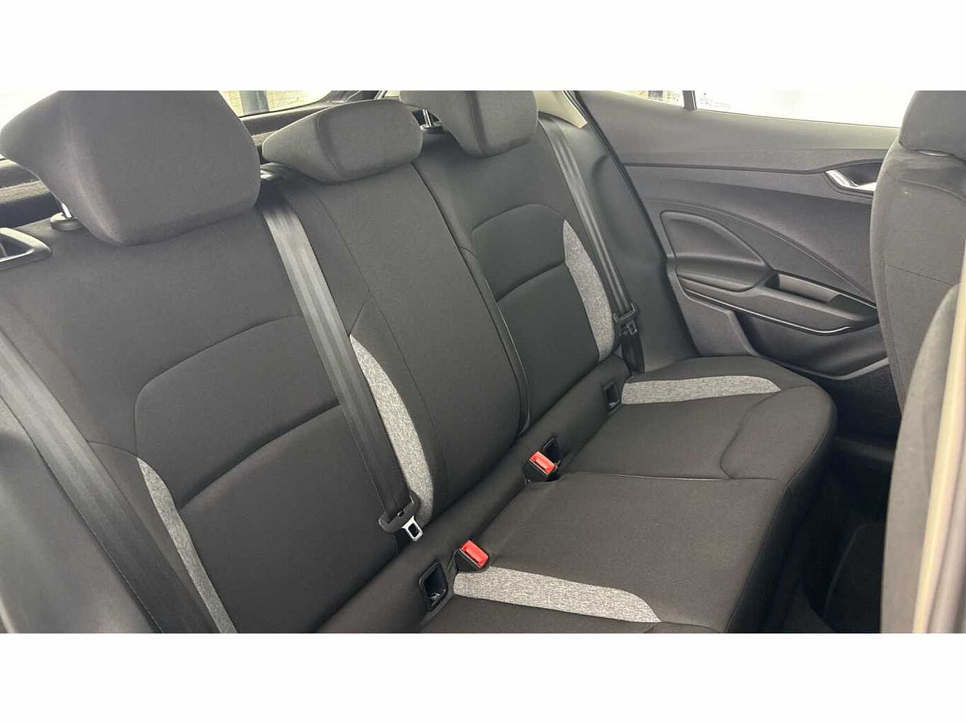 SKODA Fabia 1.0 MPI (80ps) SE Comfort 5-Dr Hatchback