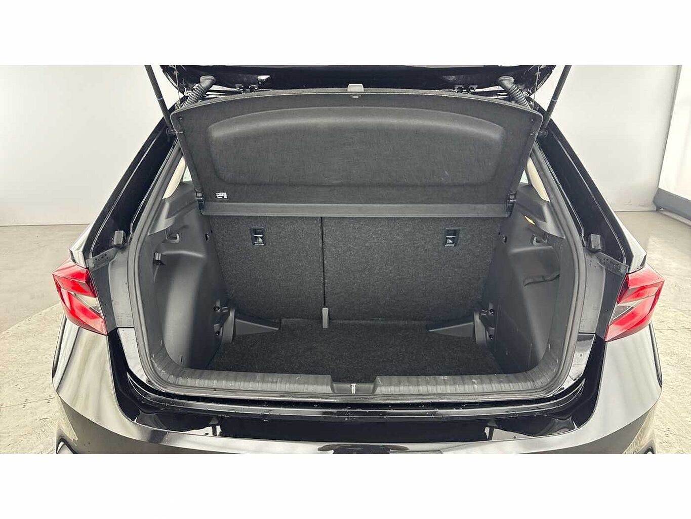 SKODA Fabia 1.0 MPI (80ps) SE Comfort 5-Dr Hatchback