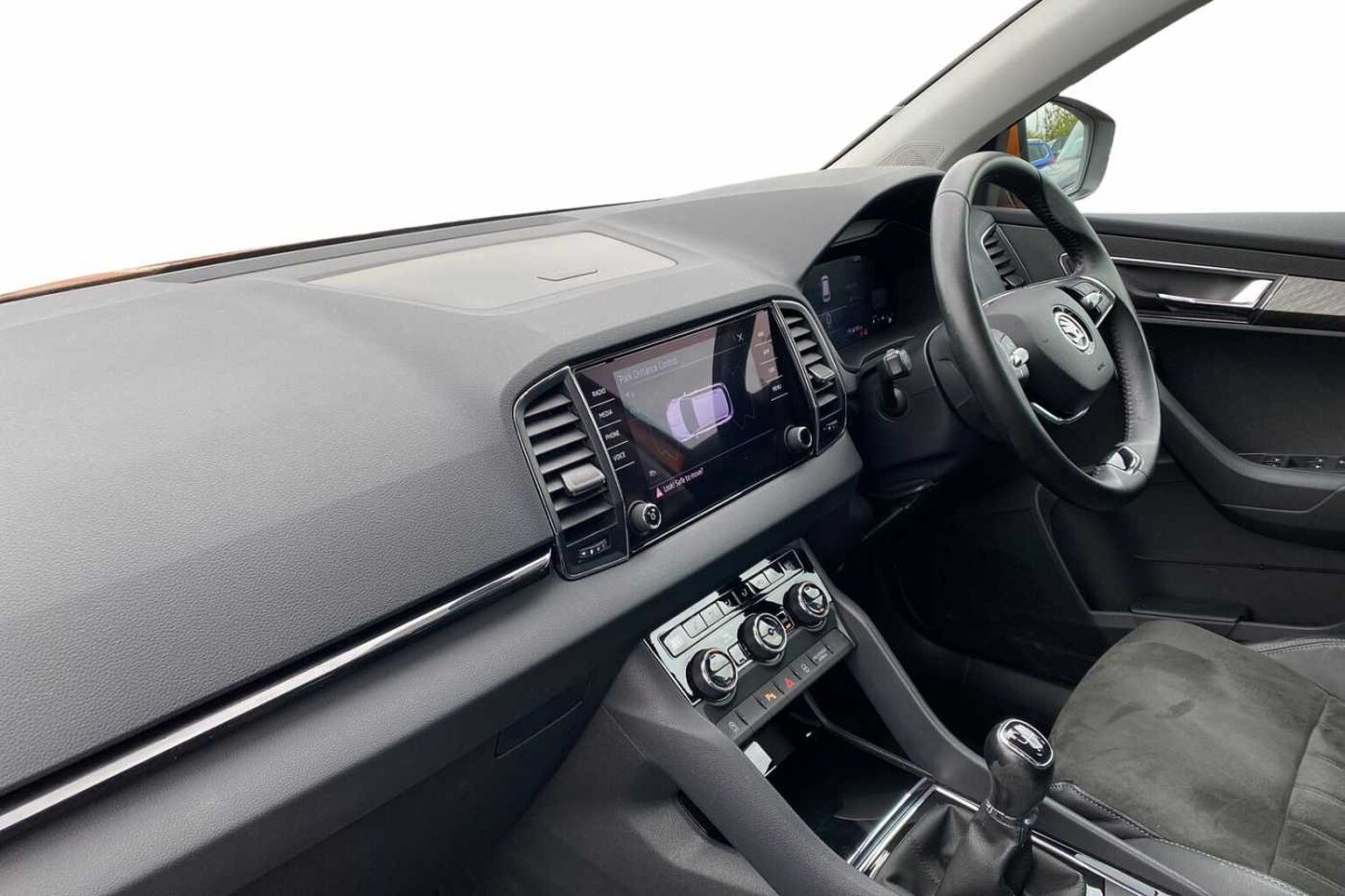SKODA KAROQ Estate SE L