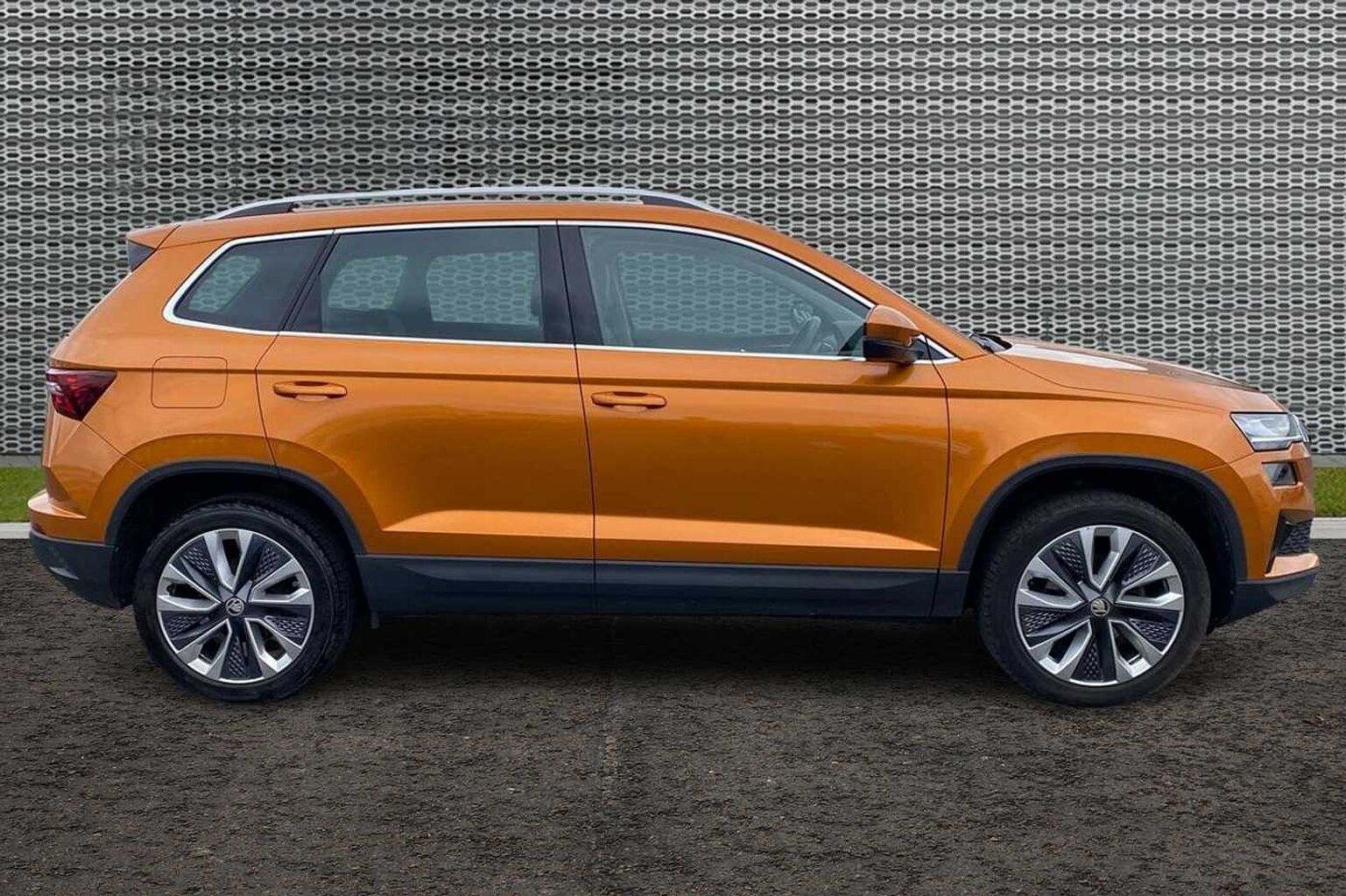 SKODA KAROQ Estate SE L