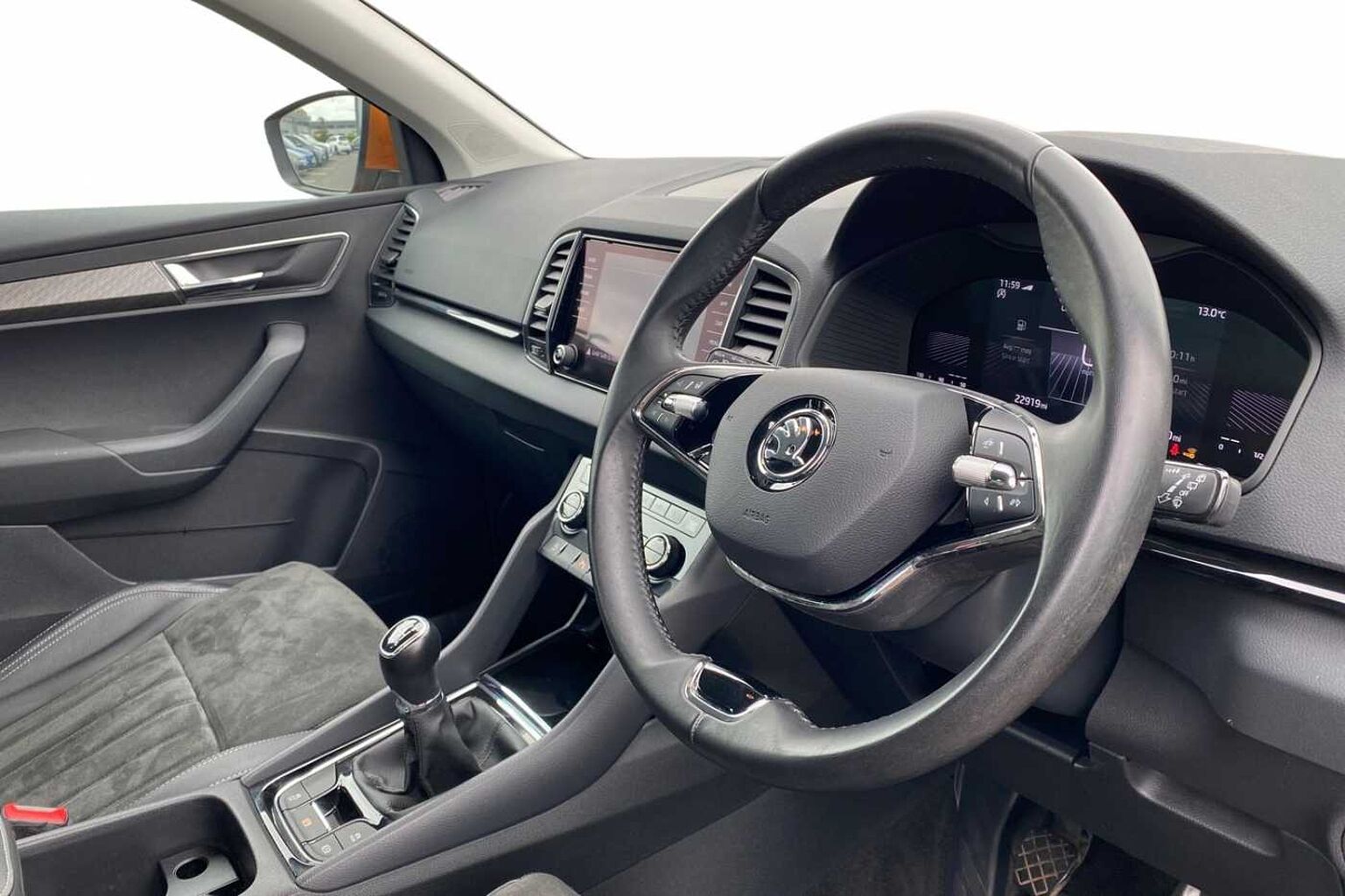 SKODA KAROQ Estate SE L