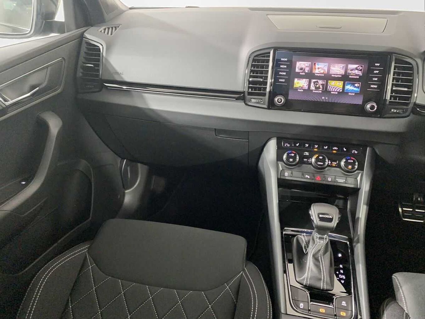 SKODA Karoq SUV 1.5 TSI (150ps) SportLine ACT DSG