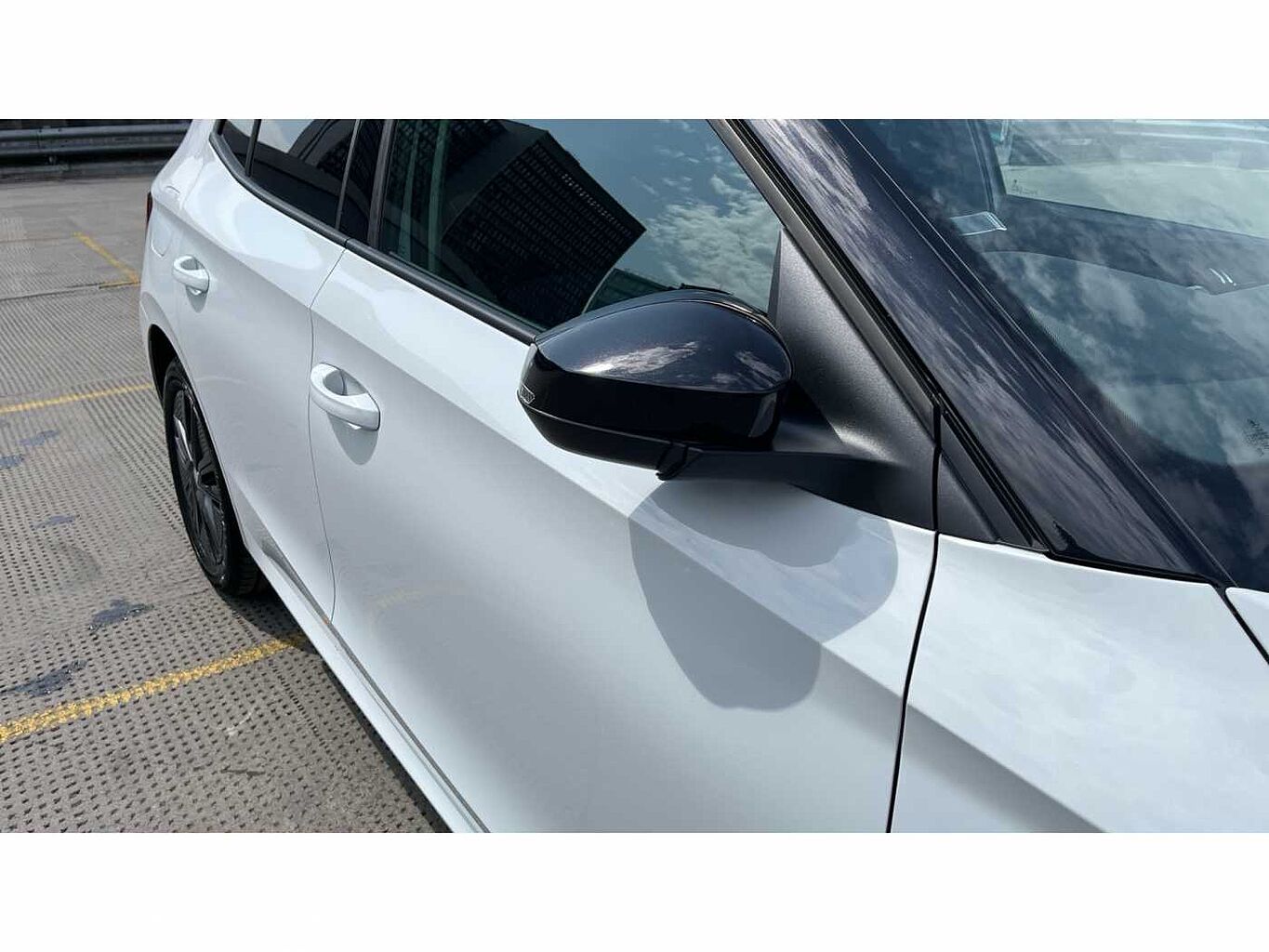 SKODA FABIA Hatch Design Edition 1.0 TSI 116 PS DSG