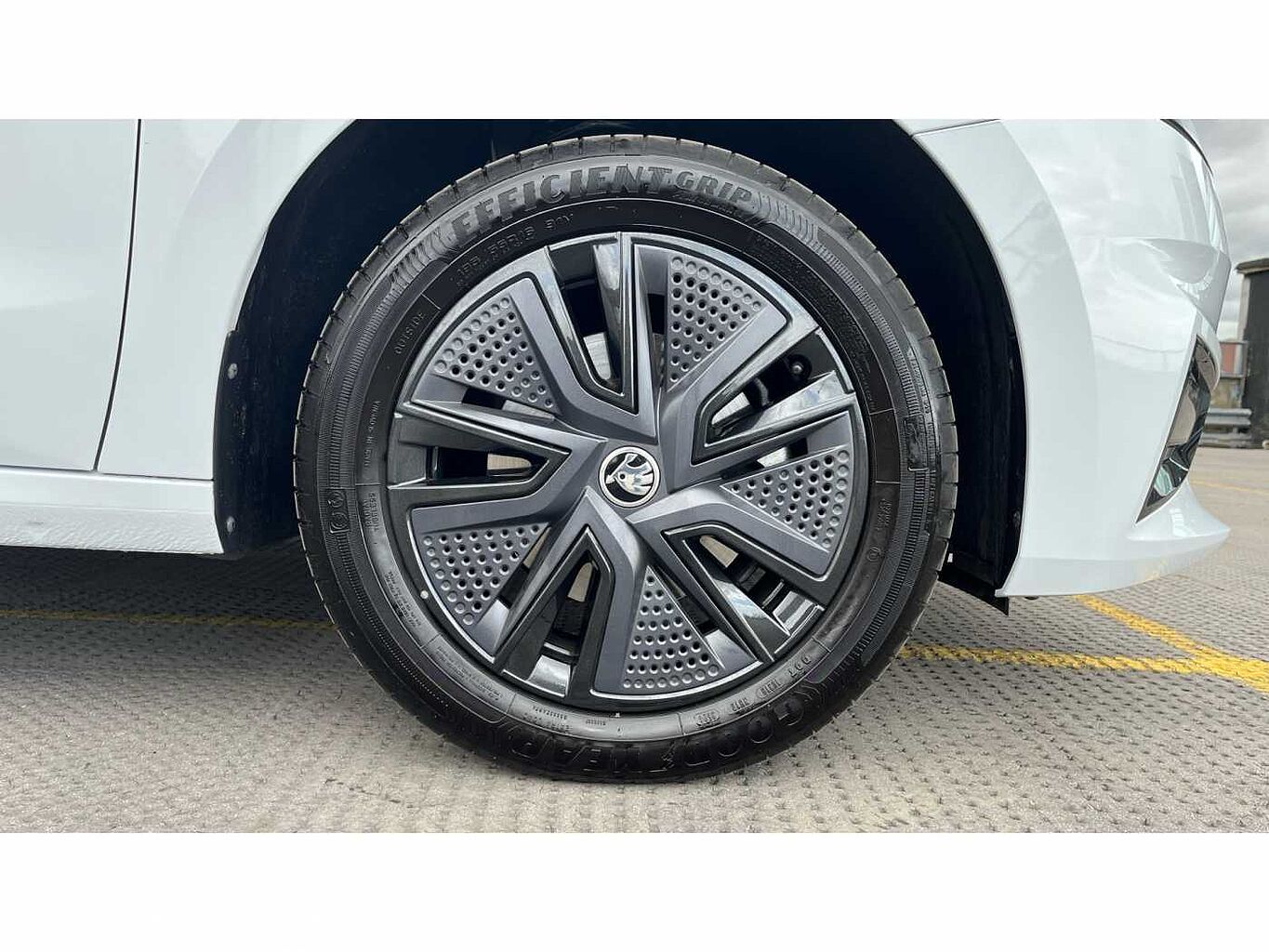 SKODA FABIA Hatch Design Edition 1.0 TSI 116 PS DSG